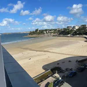 https://le-royal-xix-vue-mer.inbrittany.com